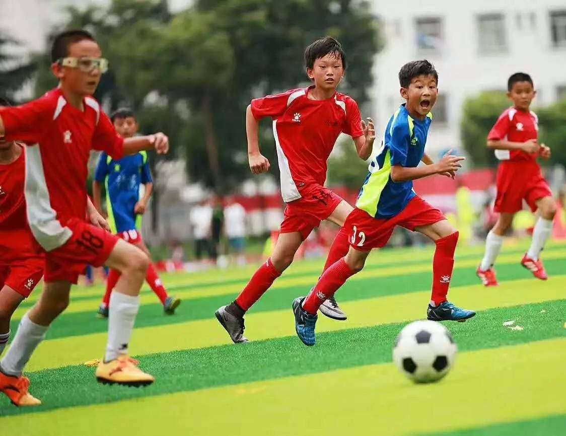 3-0！2-1！欧洲足坛疯狂一夜：曼城捧杯，多特登顶，皇马国米翻车｜切尔西队｜国际米兰｜多特｜巴伦西亚｜拜仁｜曼城｜欧洲足坛｜疯狂｜皇马｜英超_手机网易网